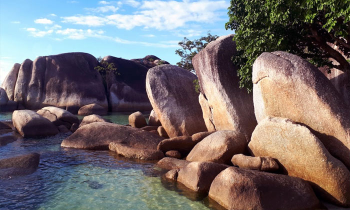 keindahan alam tanjung kelayang yang memukau